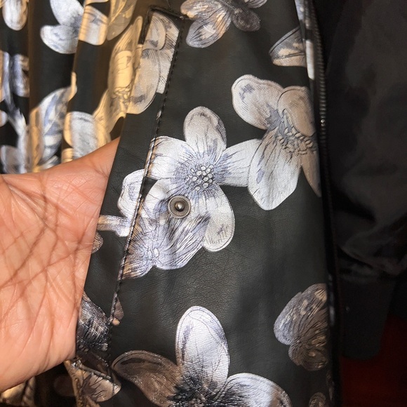 Black and silver bomber jacket - Picture 5 of 5